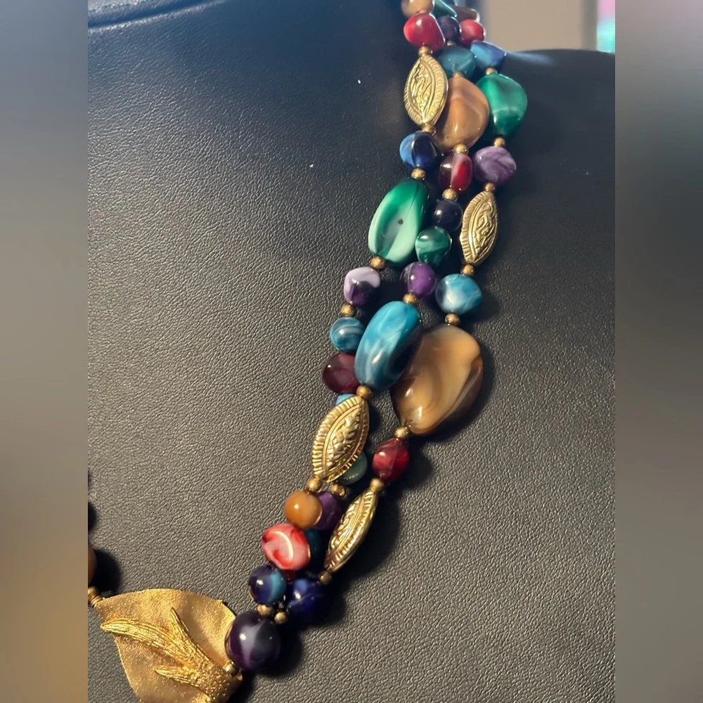 VINTAGE Genuine Lucite Statement Necklace • Gold Leaf Drop • Colorful Boho Luxe - Picture 12 of 16